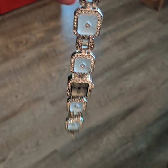 vintage crystal watch (thredup) - Picture 5 of 13
